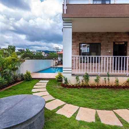 Saffronstays Aster, Plunge Pool Villa With Garden, Лонавала Экстерьер фото